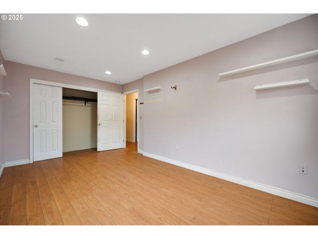 7080 Sw TAYLORS FERRY Rd, Portland, OR 97223