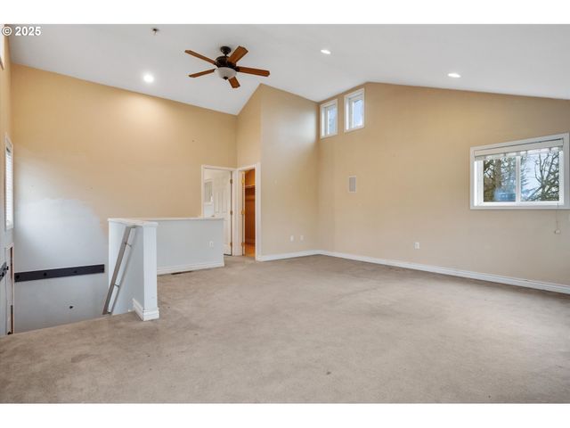 7080 Sw TAYLORS FERRY Rd, Portland, OR 97223