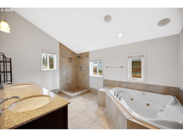 7080 Sw TAYLORS FERRY Rd, Portland, OR 97223