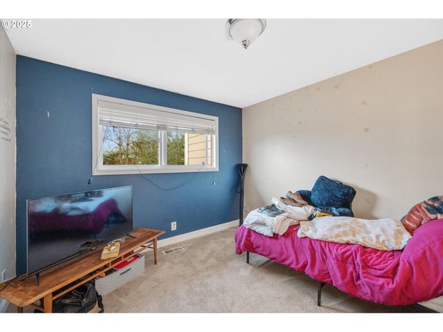 7080 Sw TAYLORS FERRY Rd, Portland, OR 97223