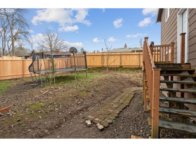 7080 Sw TAYLORS FERRY Rd, Portland, OR 97223