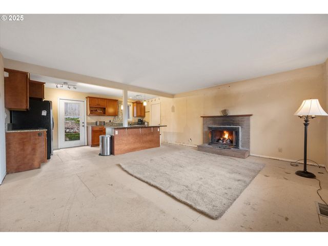 7080 Sw TAYLORS FERRY Rd, Portland, OR 97223