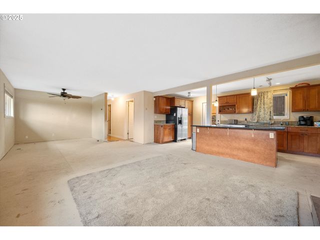 7080 Sw TAYLORS FERRY Rd, Portland, OR 97223