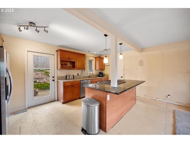 7080 Sw TAYLORS FERRY Rd, Portland, OR 97223