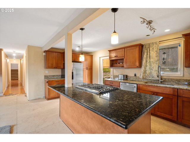 7080 Sw TAYLORS FERRY Rd, Portland, OR 97223