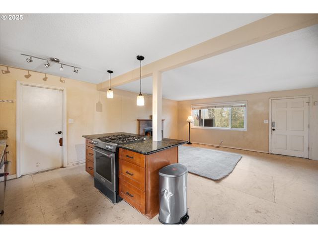 7080 Sw TAYLORS FERRY Rd, Portland, OR 97223