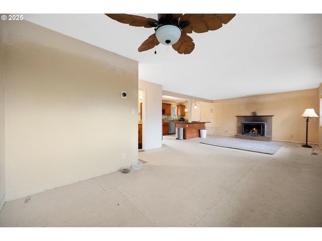 7080 Sw TAYLORS FERRY Rd, Portland, OR 97223