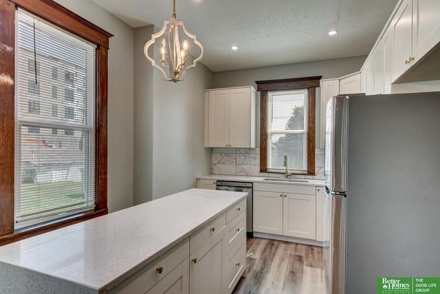 819 S 50th Street, Omaha, NE 68106