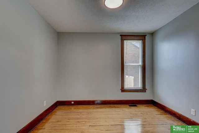 819 S 50th Street, Omaha, NE 68106