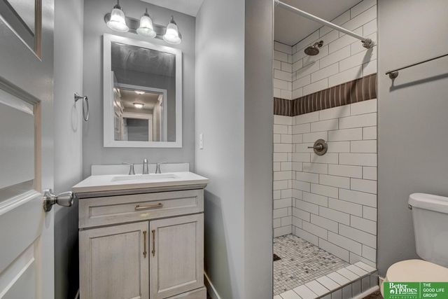 819 S 50th Street, Omaha, NE 68106