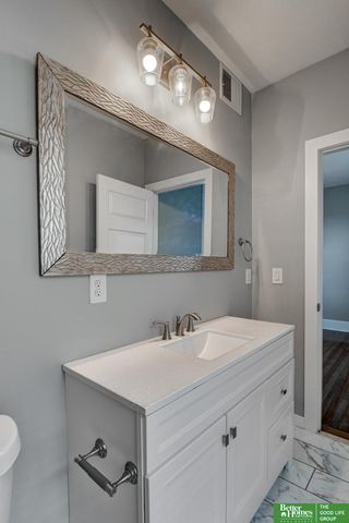 819 S 50th Street, Omaha, NE 68106