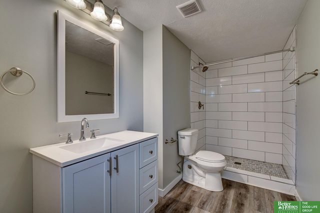 819 S 50th Street, Omaha, NE 68106