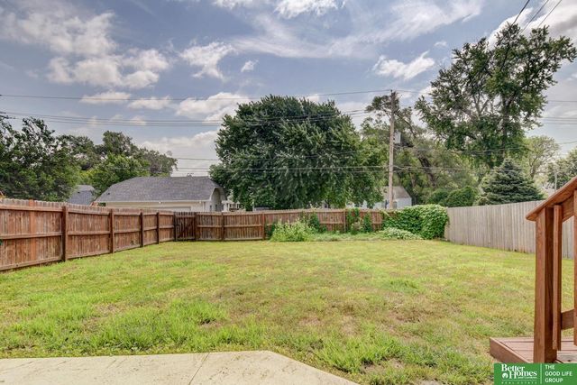819 S 50th Street, Omaha, NE 68106