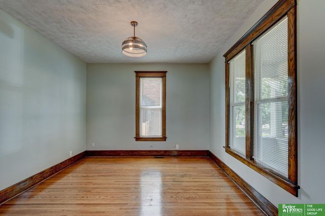 819 S 50th Street, Omaha, NE 68106