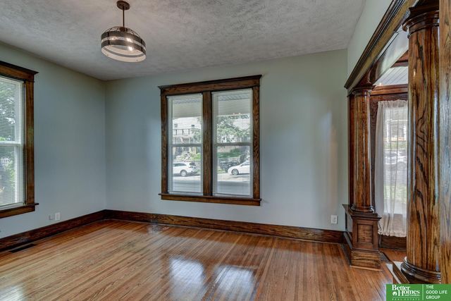 819 S 50th Street, Omaha, NE 68106