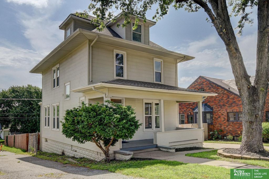 819 S 50th Street, Omaha, NE 68106