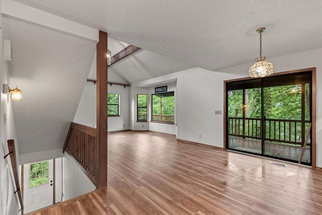 8665 White Oak Drive, Rogers, AR 72756