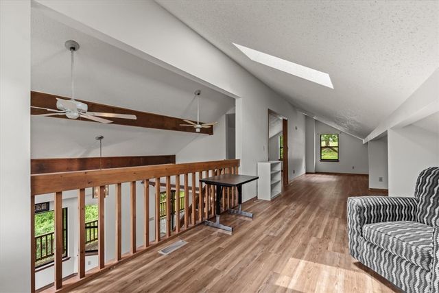 8665 White Oak Drive, Rogers, AR 72756