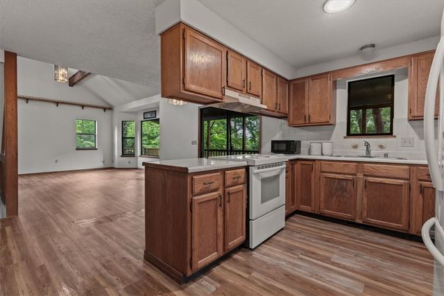 8665 White Oak Drive, Rogers, AR 72756