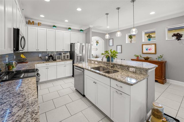 5196 APPENINE LOOP E, St Cloud, FL 34771