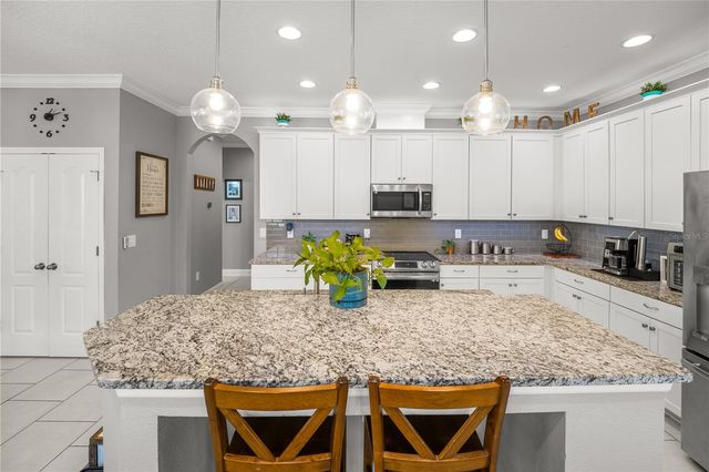 5196 APPENINE LOOP E, St Cloud, FL 34771