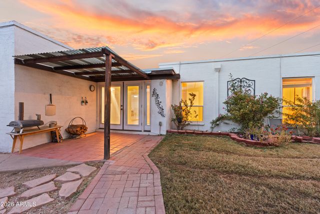 639 E CALAVAR Road, Phoenix, AZ 85022