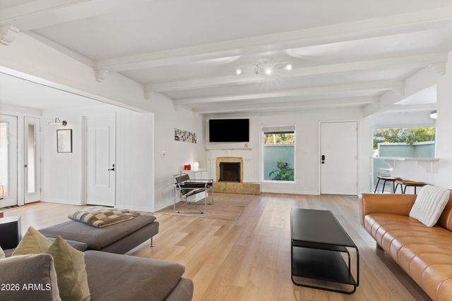 639 E CALAVAR Road, Phoenix, AZ 85022