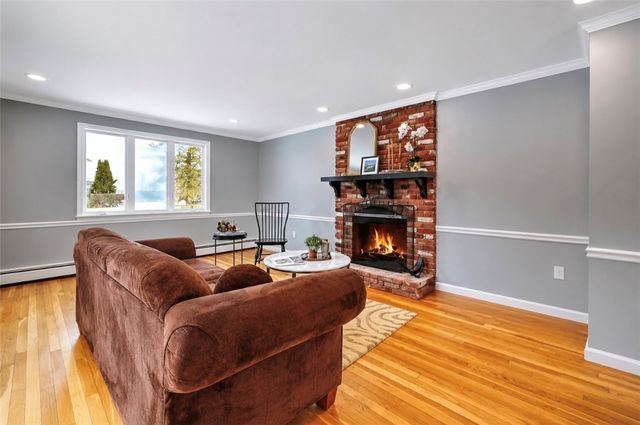 3 Pinetop Road, Barrington, RI 02806