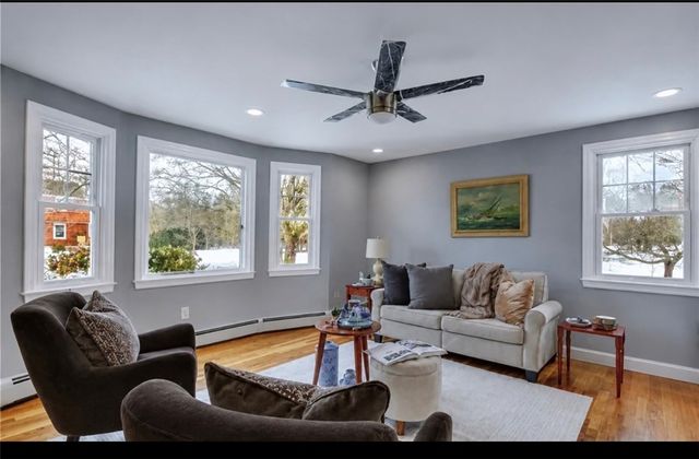 3 Pinetop Road, Barrington, RI 02806