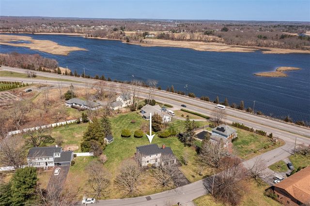 3 Pinetop Road, Barrington, RI 02806