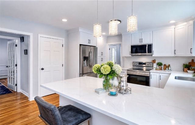 3 Pinetop Road, Barrington, RI 02806