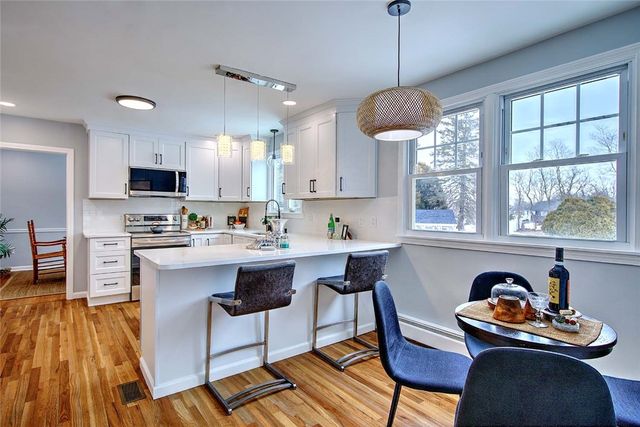 3 Pinetop Road, Barrington, RI 02806
