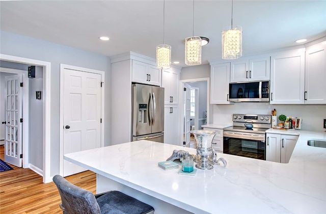3 Pinetop Road, Barrington, RI 02806