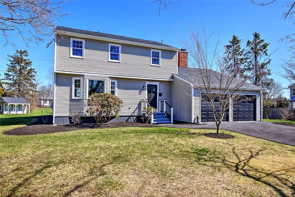 3 Pinetop Road, Barrington, RI 02806
