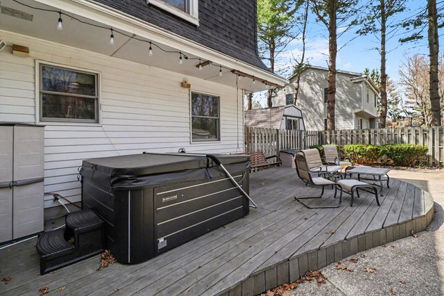 1378 N Lendale Street, Pere Marquette Twp, MI 49431