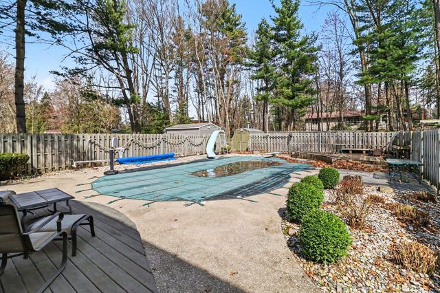 1378 N Lendale Street, Pere Marquette Twp, MI 49431