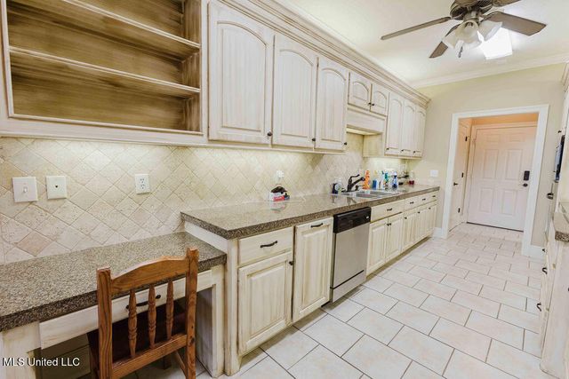 252 Clubview Circle, Pearl, MS 39208