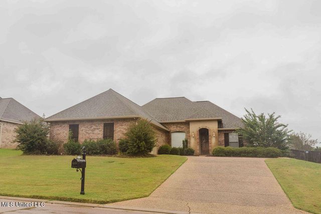 252 Clubview Circle, Pearl, MS 39208