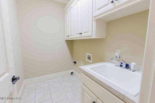 252 Clubview Circle, Pearl, MS 39208