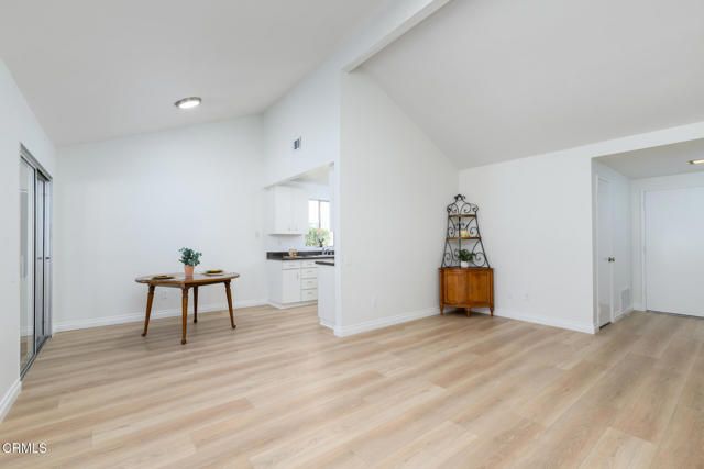 24121 Village 24, Camarillo, CA 93012