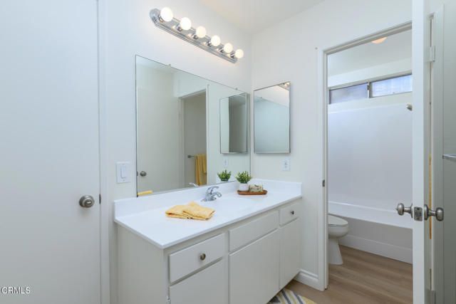 24121 Village 24, Camarillo, CA 93012