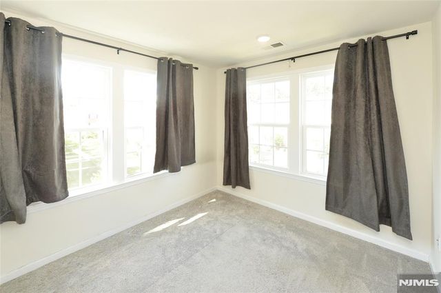104 W Ramsey Terrace 607, Fair Lawn, NJ 07410