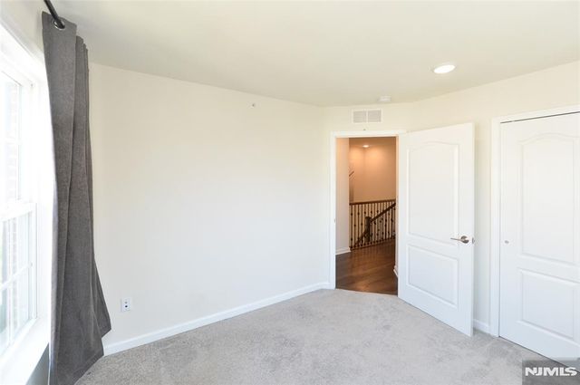 104 W Ramsey Terrace 607, Fair Lawn, NJ 07410