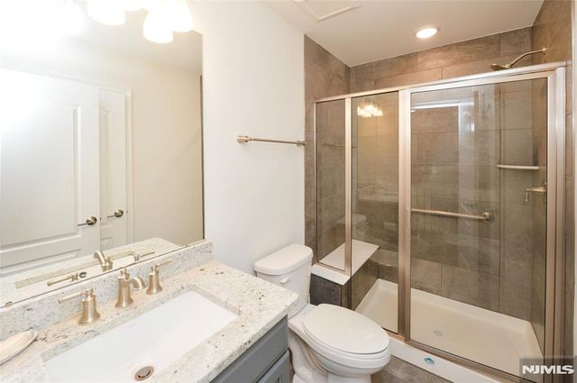 104 W Ramsey Terrace 607, Fair Lawn, NJ 07410
