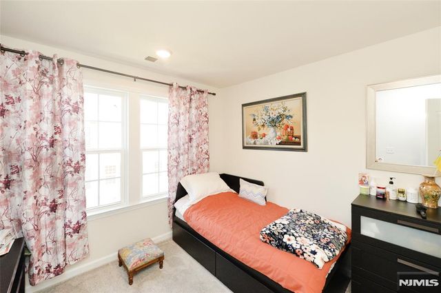 104 W Ramsey Terrace 607, Fair Lawn, NJ 07410