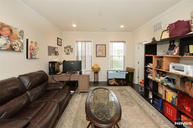 104 W Ramsey Terrace 607, Fair Lawn, NJ 07410