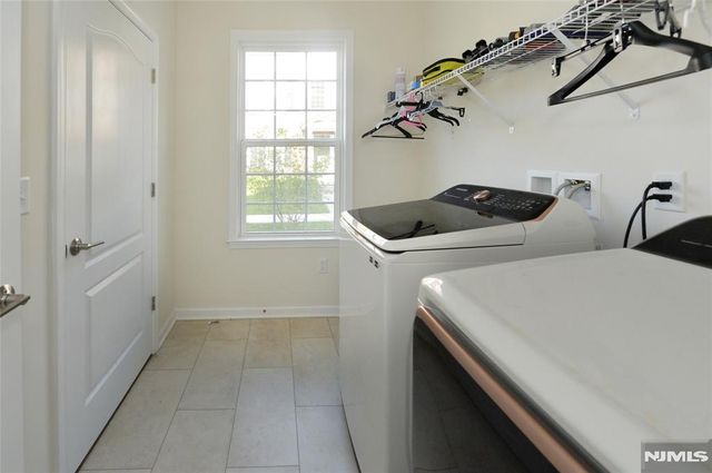 104 W Ramsey Terrace 607, Fair Lawn, NJ 07410