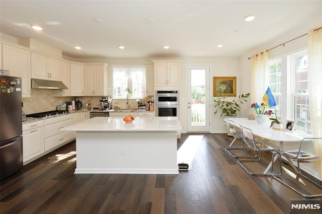 104 W Ramsey Terrace 607, Fair Lawn, NJ 07410