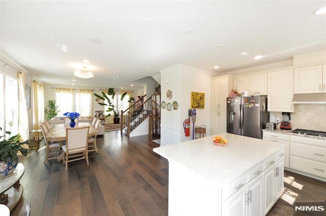 104 W Ramsey Terrace 607, Fair Lawn, NJ 07410