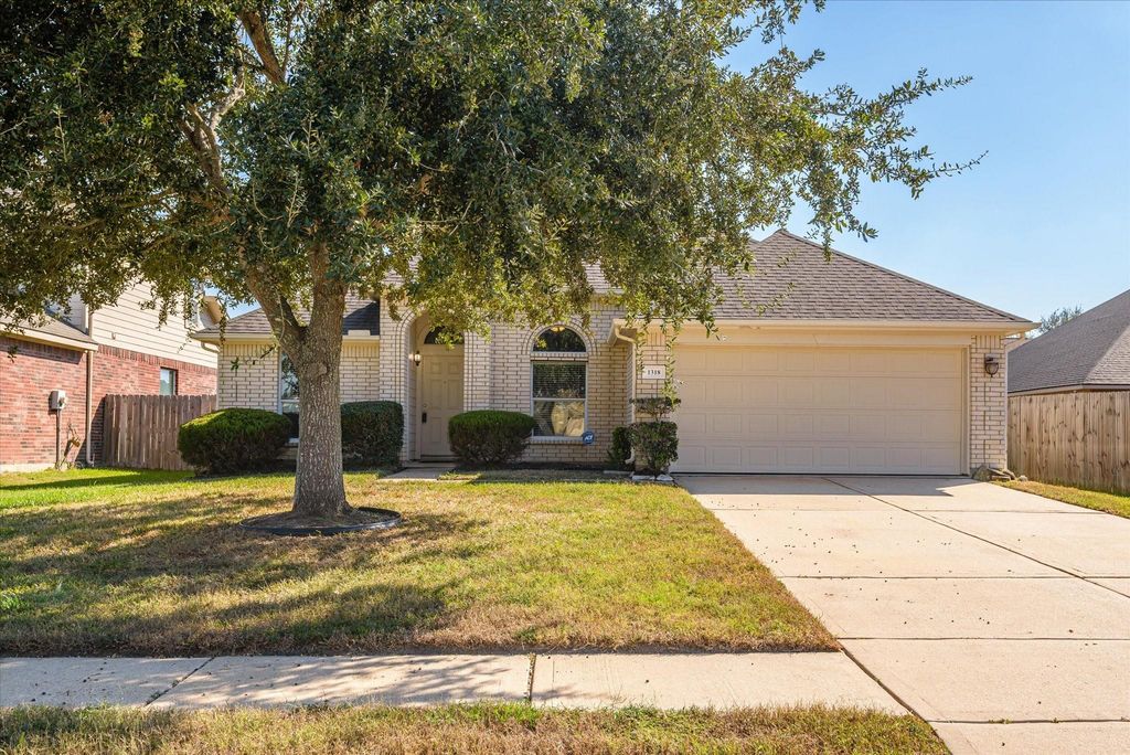 1318 Auburn View Lane, Fresno, TX 77545